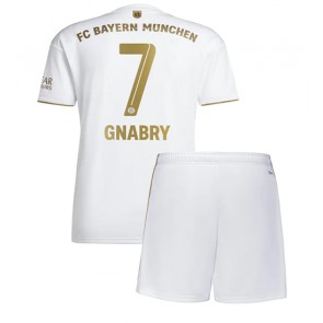Bayern Munich Serge Gnabry #7 babykläder Bortatröja barn 2022-23 Korta ärmar (+ Korta byxor)